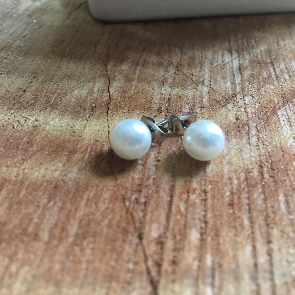 Freshwater Mother or Pearl 10mm Stud Earrings